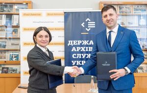 Каждому из вас есть что сказать и что передать следующим поколениям, сказал председатель Госархива Хромов