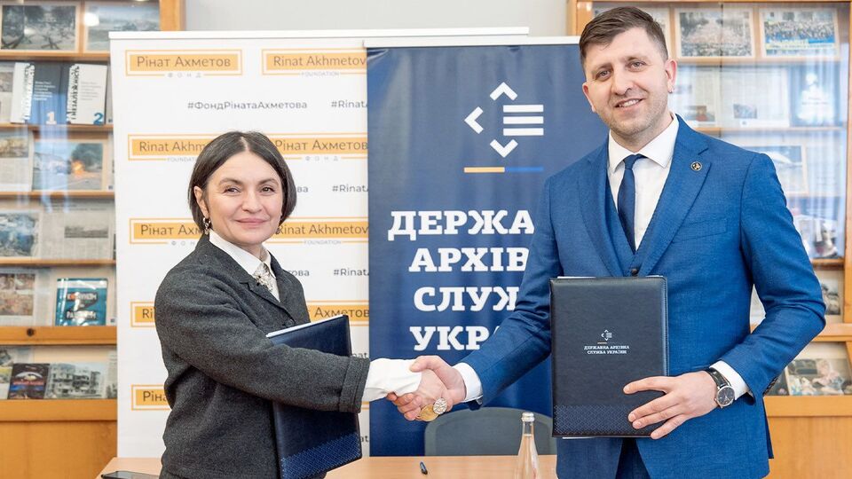 Кожен із вас має що сказати й що передати наступним поколінням, сказав голова Держархіву Хромов