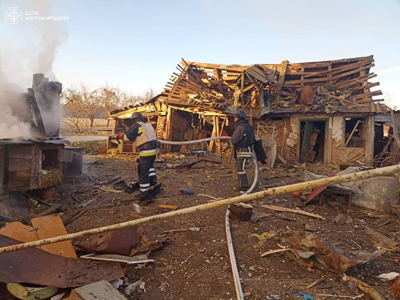 Разрушено жилье и хозпостройки