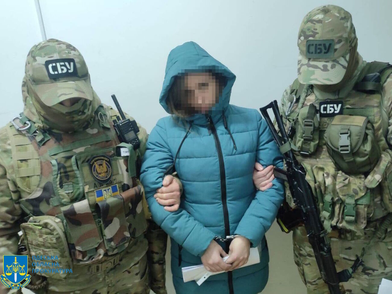 Элемент взрывчатки, который фигурантка, вероятно, забрала в Днепре, она должна была заложить возле порта Одессы, утверждает следствие