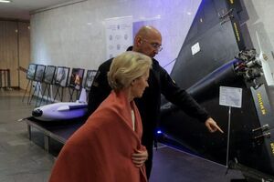 По словам премьер-министра, Украина становится мировым лидером по производству дронов