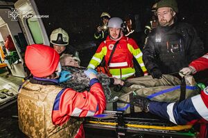 Рятувальники витягнули з вогню п'ятьох людей