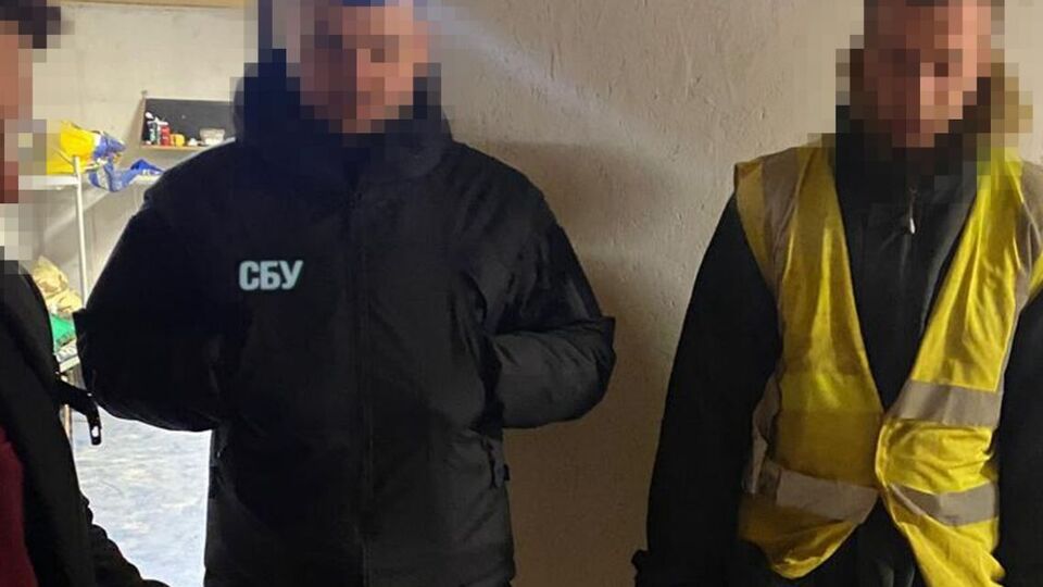 Для вчинення диверсій фігуранти використовували легкозаймисті суміші, які виготовляли власноруч, інформує СБУ