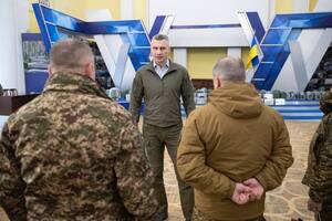 Столиця й далі допомагає українським захисникам, сказав Кличко