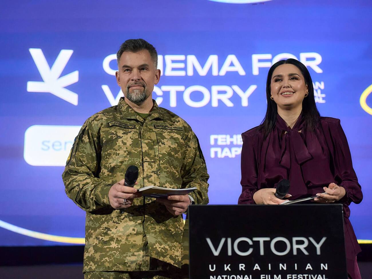 Ведучими церемонії відкриття стали Попенко й Барбір