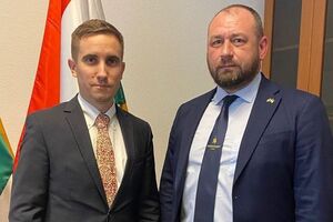 Шандор вручил верительные грамоты
