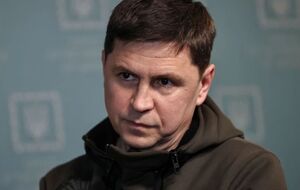Украина, которую поучали, наставляя на демократию, стала надежной защитницей принципов демократии и свободы