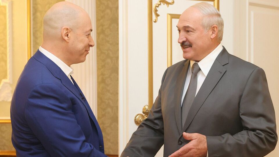 В 2020 году Гордон брал интервью у Лукашенко