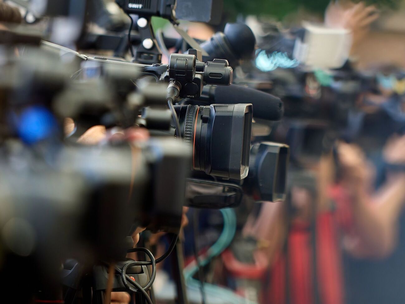 Минкульт Украины объявил, что из-за злоупотреблений прекратит выдавать разрешения на выезд за границу для медийщиков