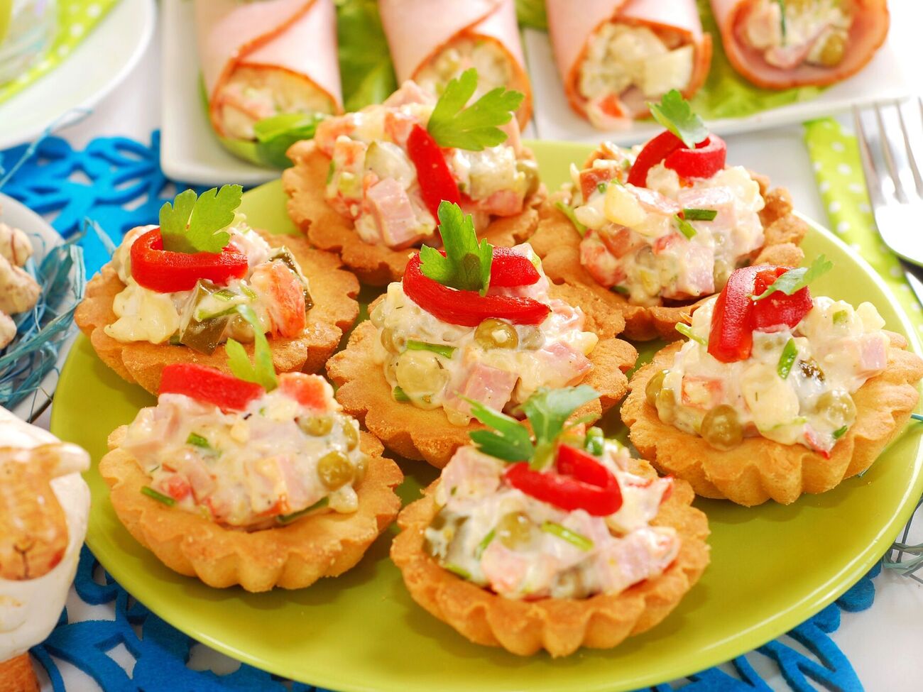 Тарталетки хорошо сочетаются со многими начинками