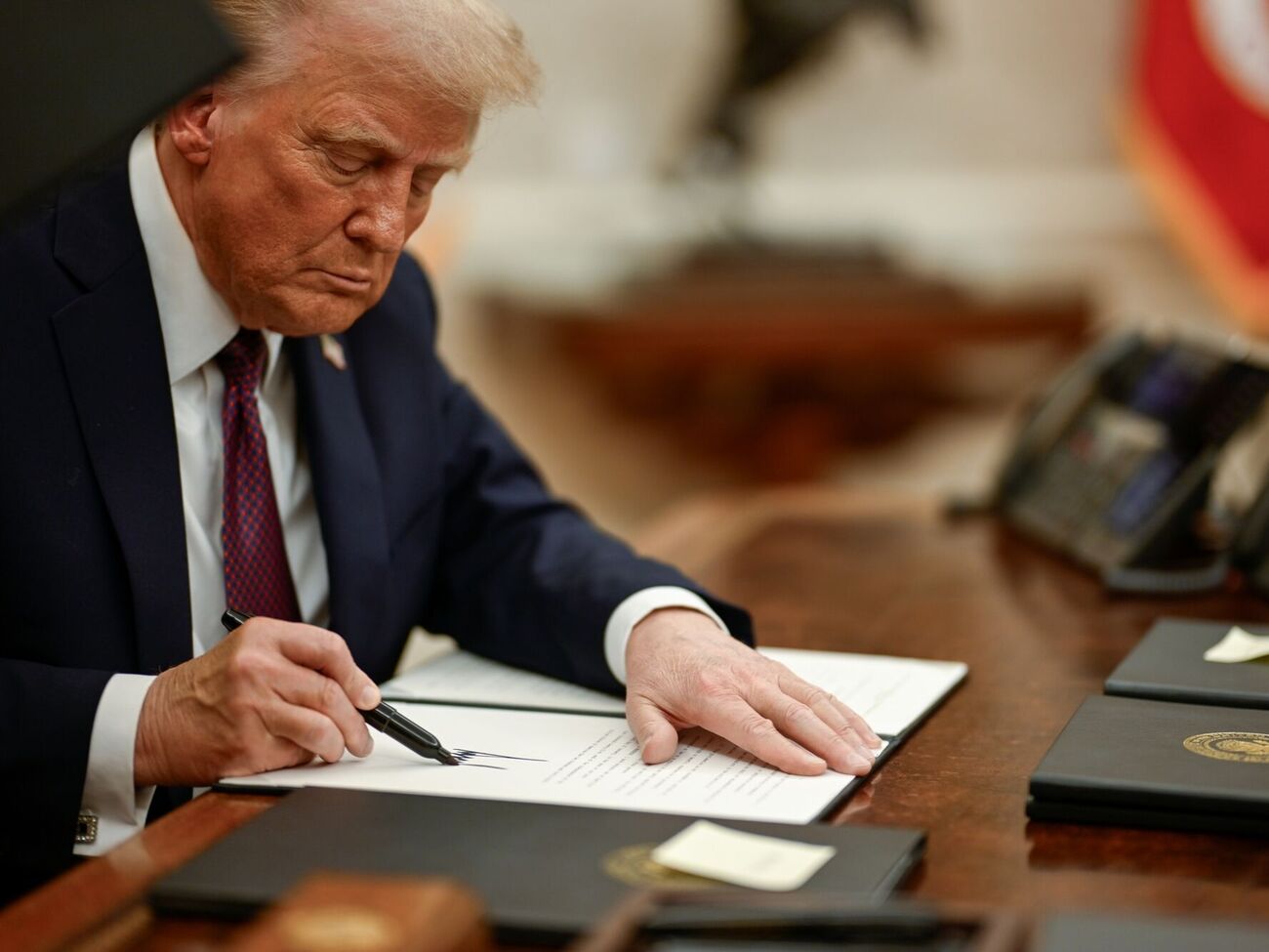 Трамп розпорядився продовжити до 6 березня 2026 року режим санкційного надзвичайного стану