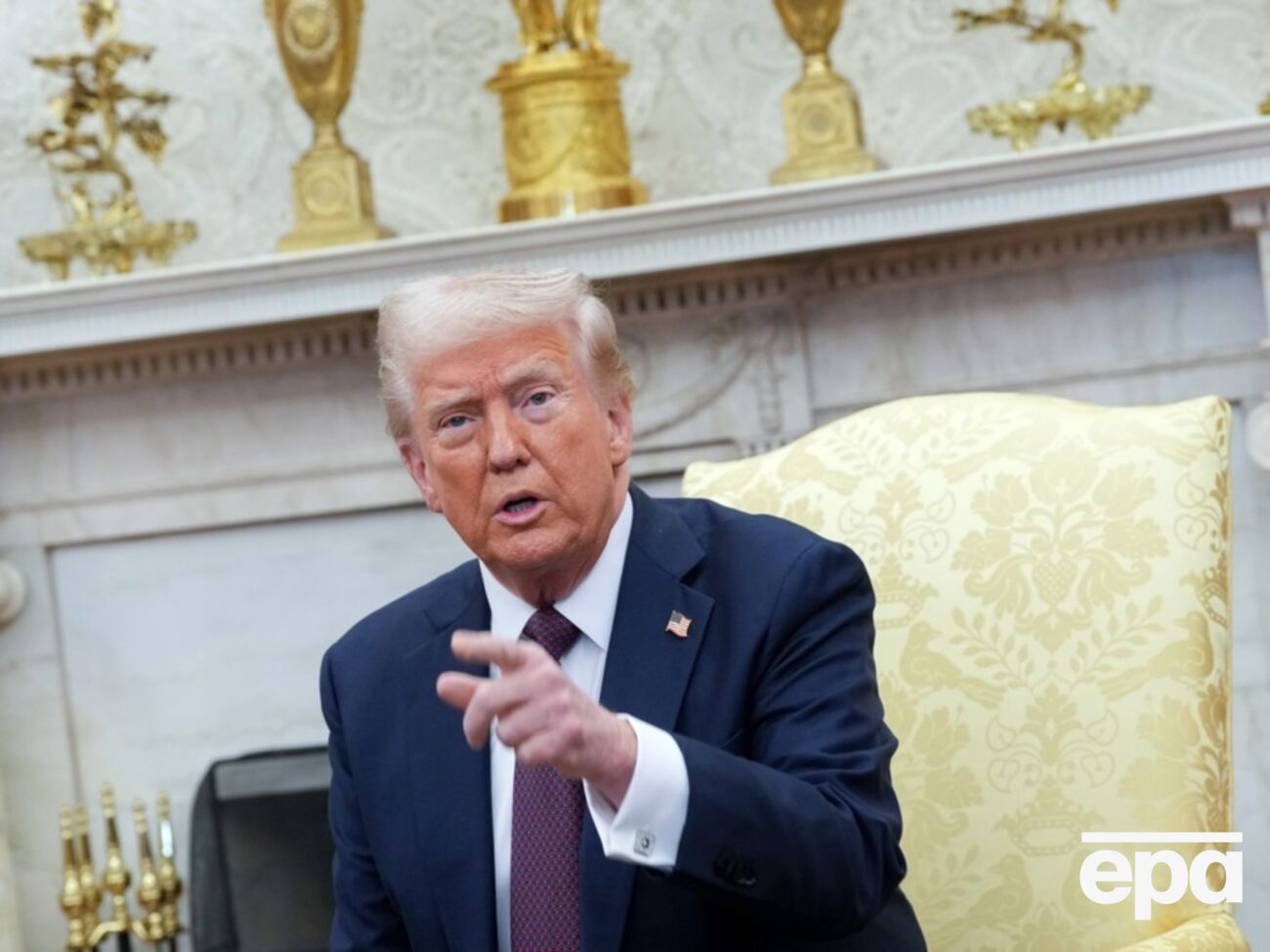 Трамп (на фото) назвав Зеленського "диктатором без виборів" 19 лютого