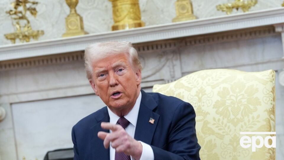 Трамп (на фото) назвав Зеленського "диктатором без виборів" 19 лютого
