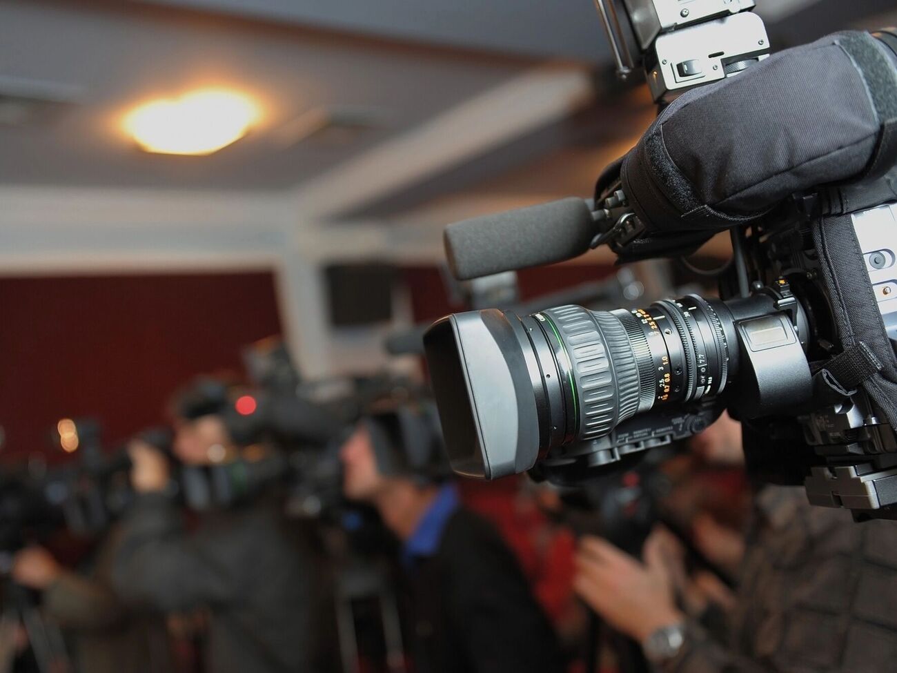 Заброньовані медійники можуть перетинати кордон під час службового відрядження, розповіли в ДПСУ