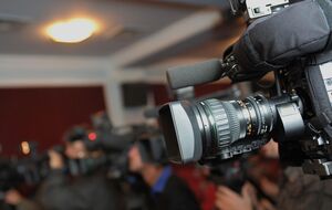 Забронированные медийщики могут пересекать границу во время служебной командировки, рассказали в ГПСУ