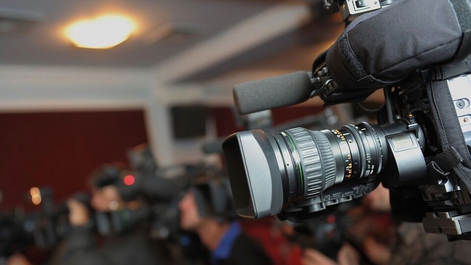 Заброньовані медійники можуть перетинати кордон під час службового відрядження, розповіли в ДПСУ