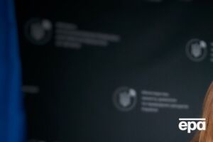 В какую сумму обойдется восстановление арки, пока сказать сложно, сначала нужно завершить все работы по тушению, отметила министр