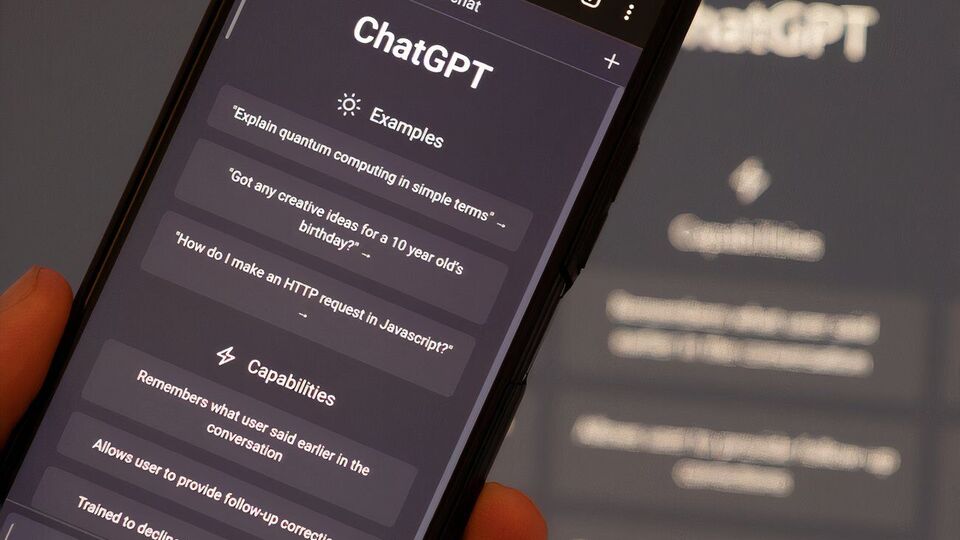 Для GPT-4.5 характерні вища точність і менша кількість помилок, якщо порівнювати з попередніми моделями