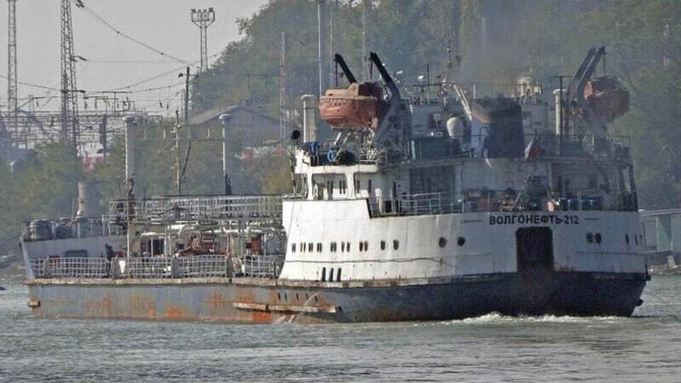 Танкеры "Волгонефть 212" и "Волгонефть 239" потонули из-за шторма в декабре прошлого года