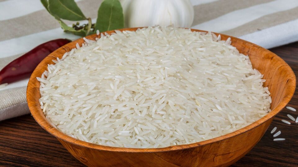 После того, как вода закипит, убавьте нагрев до минимума и оставьте вариться еще на 20 минут