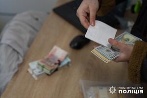 Уже известны имена семи потерпевших, которым в общей сложности нанесен ущерб на сумму свыше $200 тыс., сообщают правоохранители