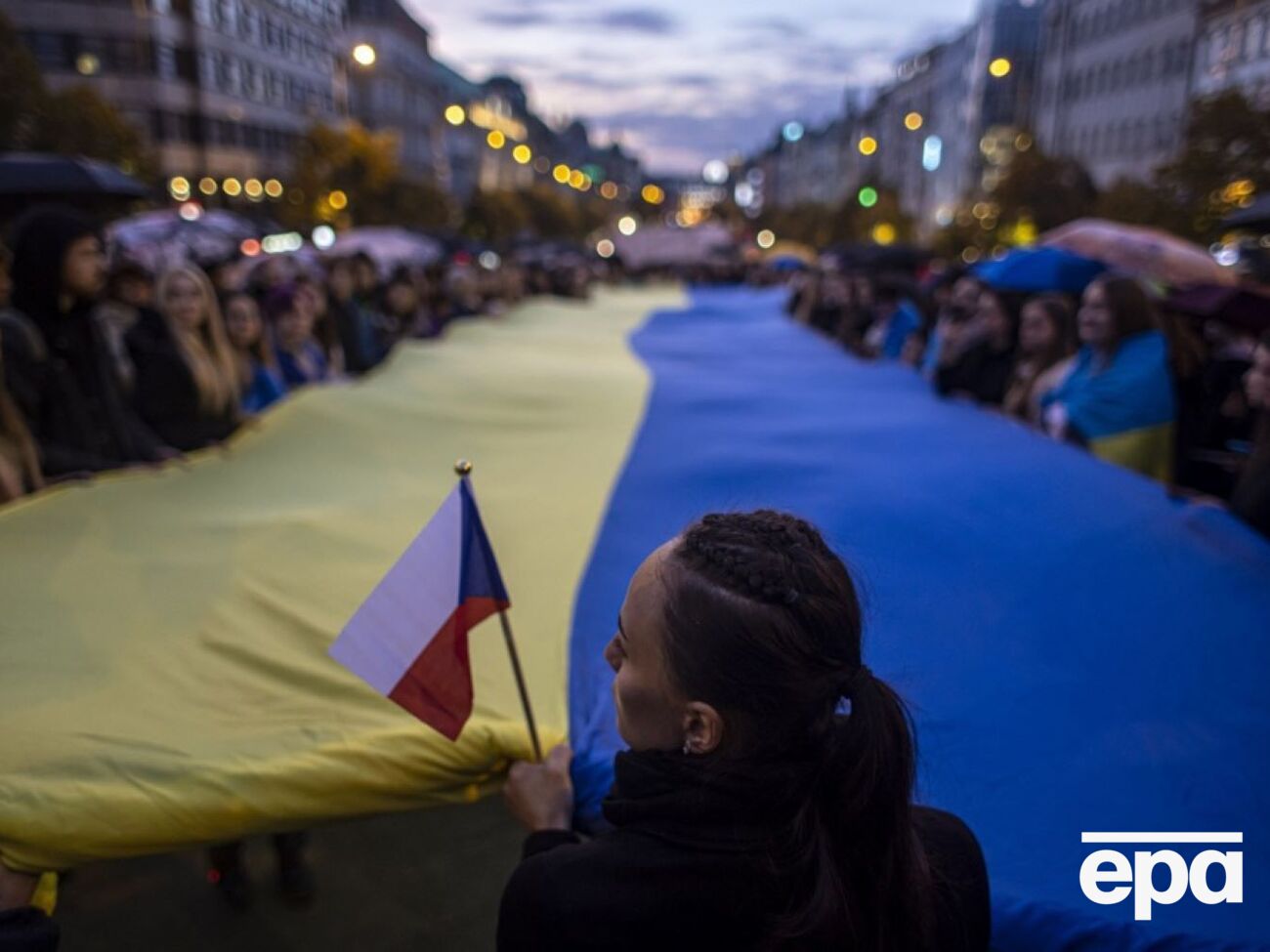 Из 397 тыс. украинских беженцев в Чехии работает около 150 тыс.