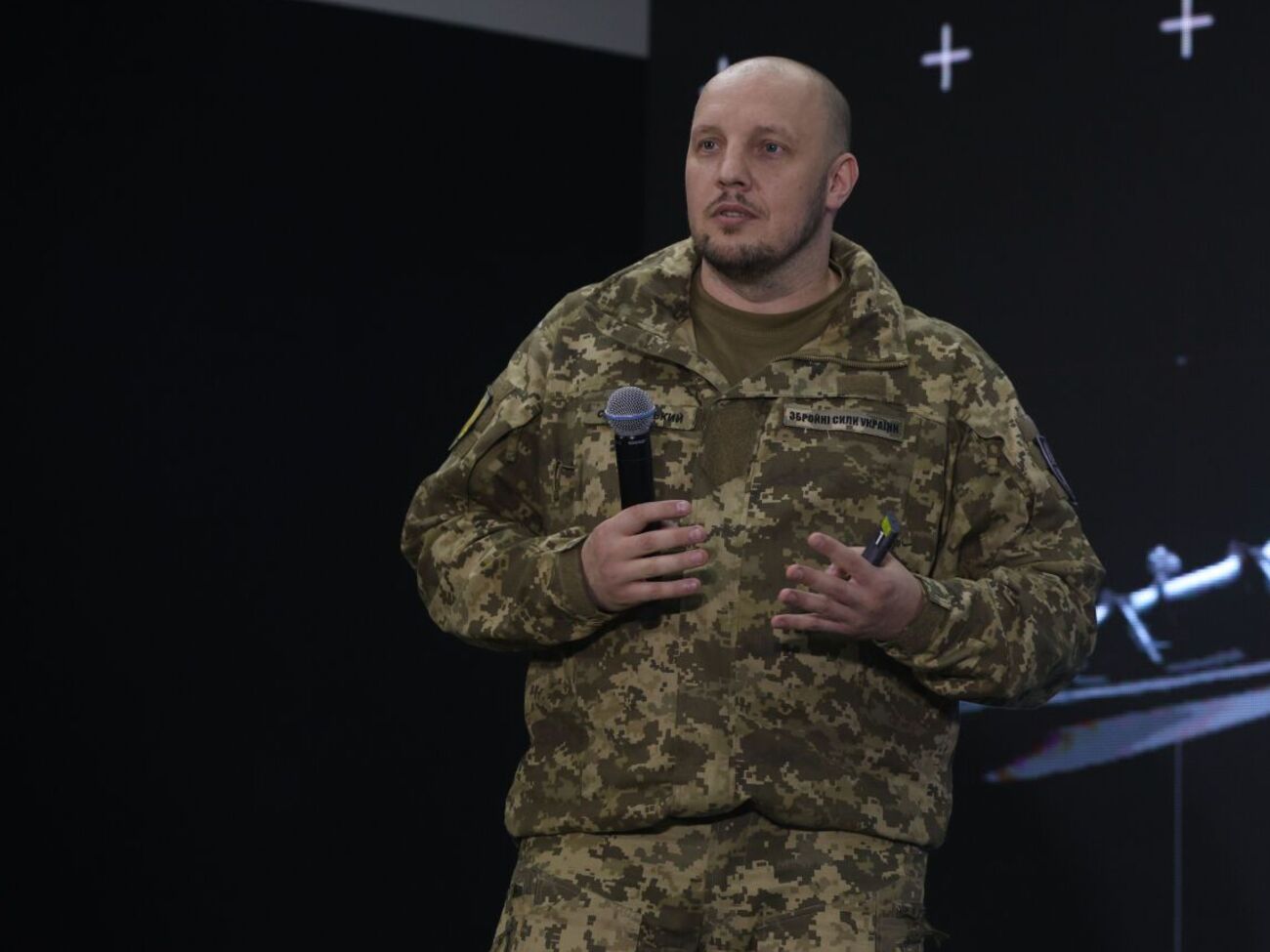 Сухаревський зазначав, що лазерна зброя українців має назву "Тризуб"