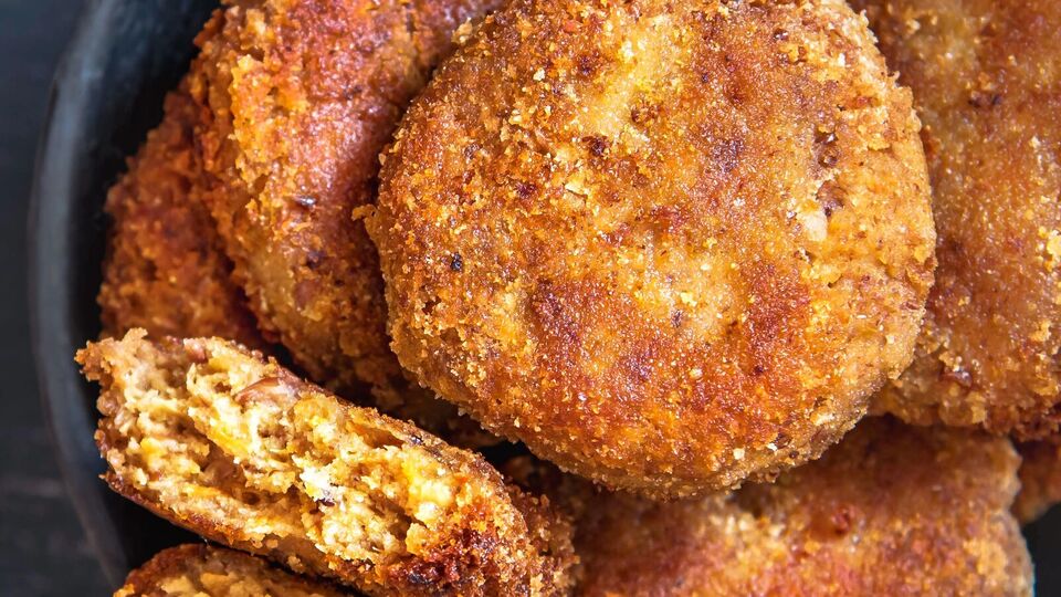 Для котлет вам понадобится 300 г чечевицы