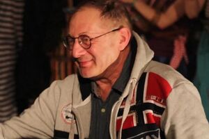 Скандал начался после того, как одна из студенток Балабана рассказала о своем обучении у режиссера