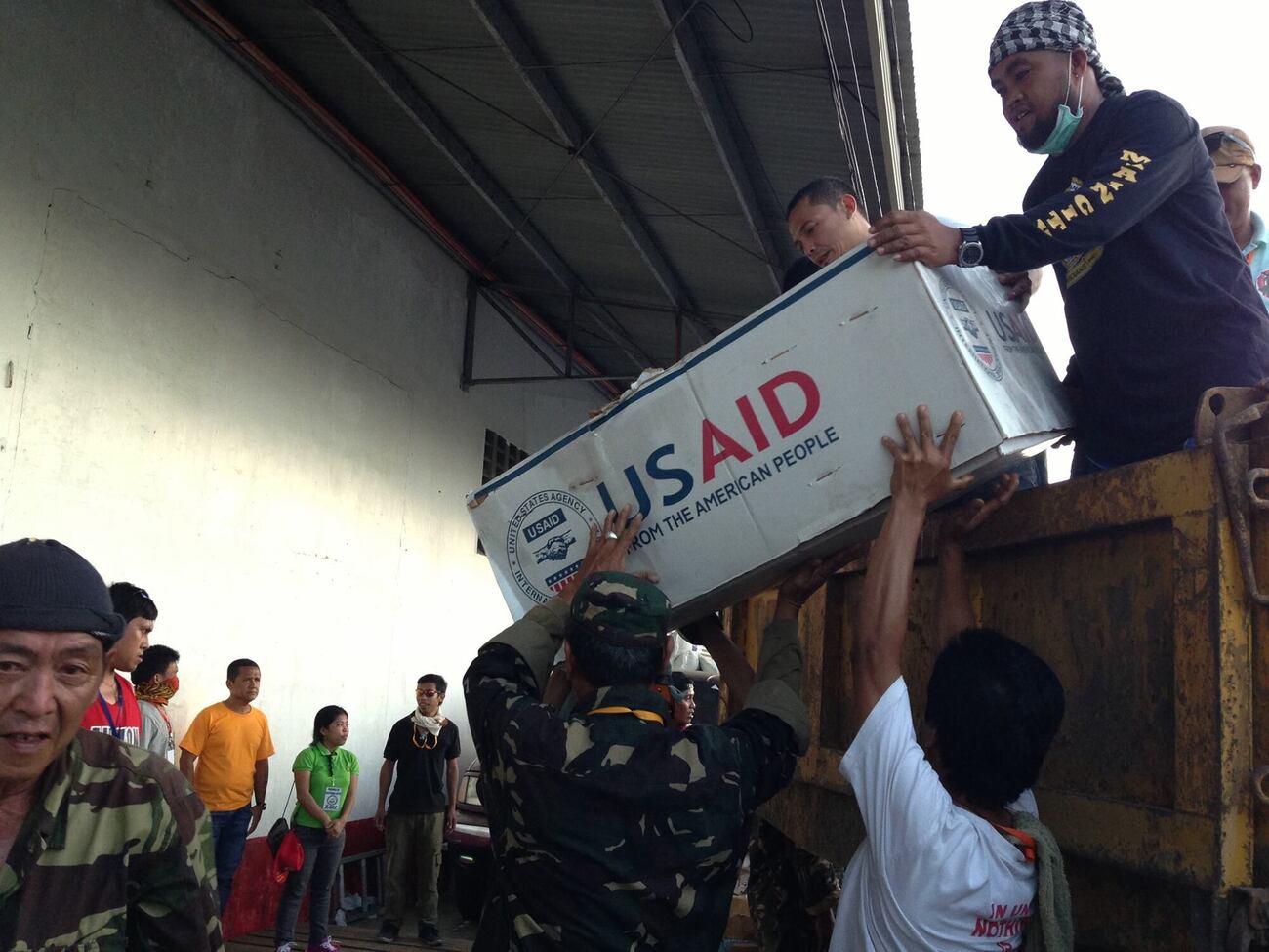 USAID выдвигают обвинение в финансировании "еды, которая пошла связанным с Аль-Каидой боевикам"