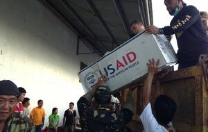 USAID выдвигают обвинение в финансировании "еды, которая пошла связанным с Аль-Каидой боевикам"