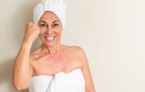 Вместо махрового полотенца лучше использовать полотенце из шелка или качественной микрофибры