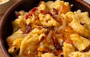 Настоящее тесто на галушки должно быть жидким