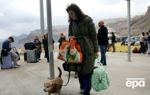Людей евакуйовують літаками й морськими суднами