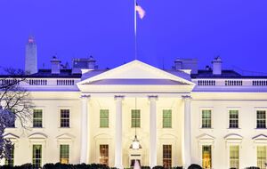Частина федеральних чиновників США незадоволена указами Трампа, пише ЗМІ