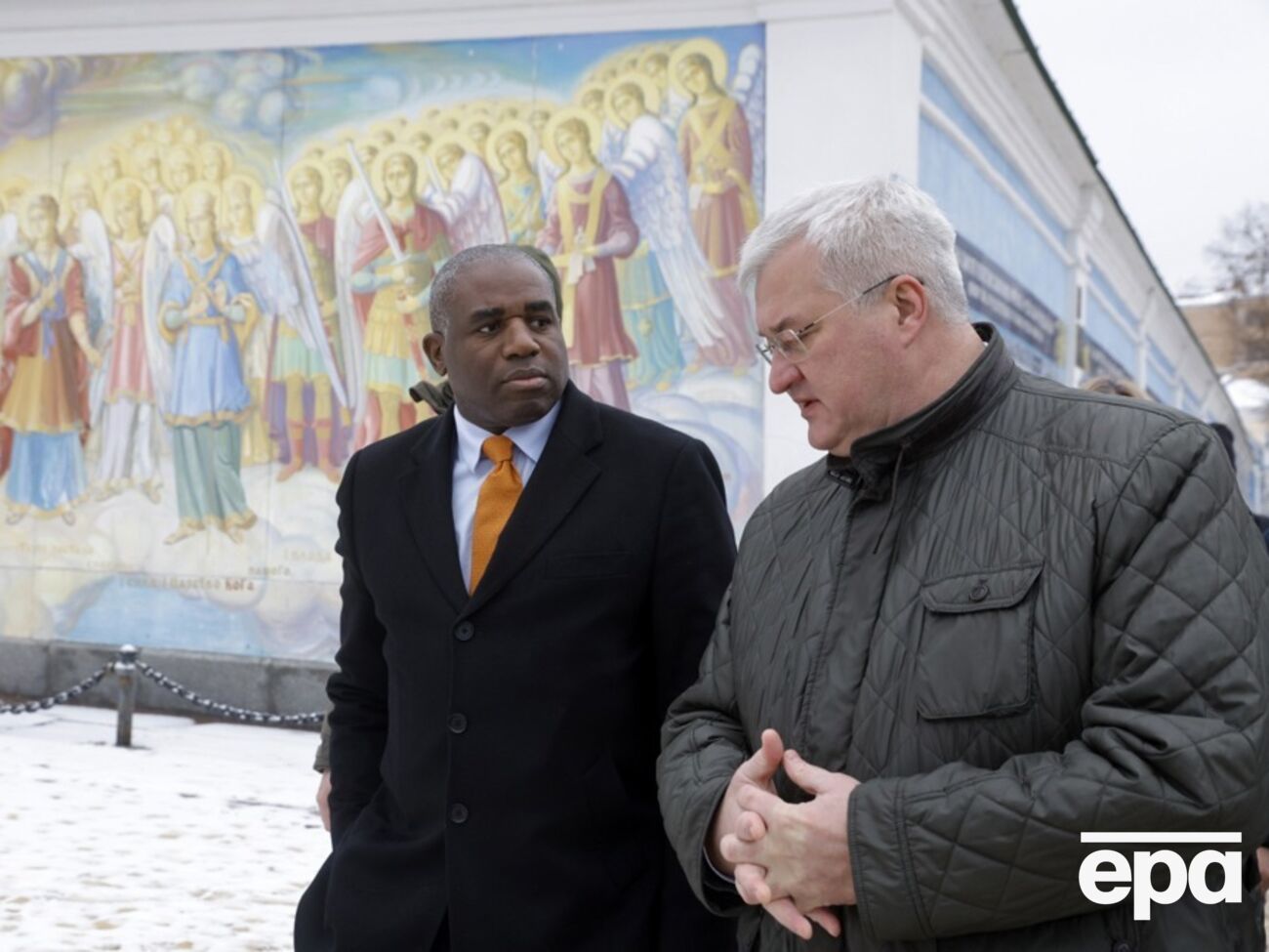 Леммі (ліворуч) із ранку перебуває в Києві