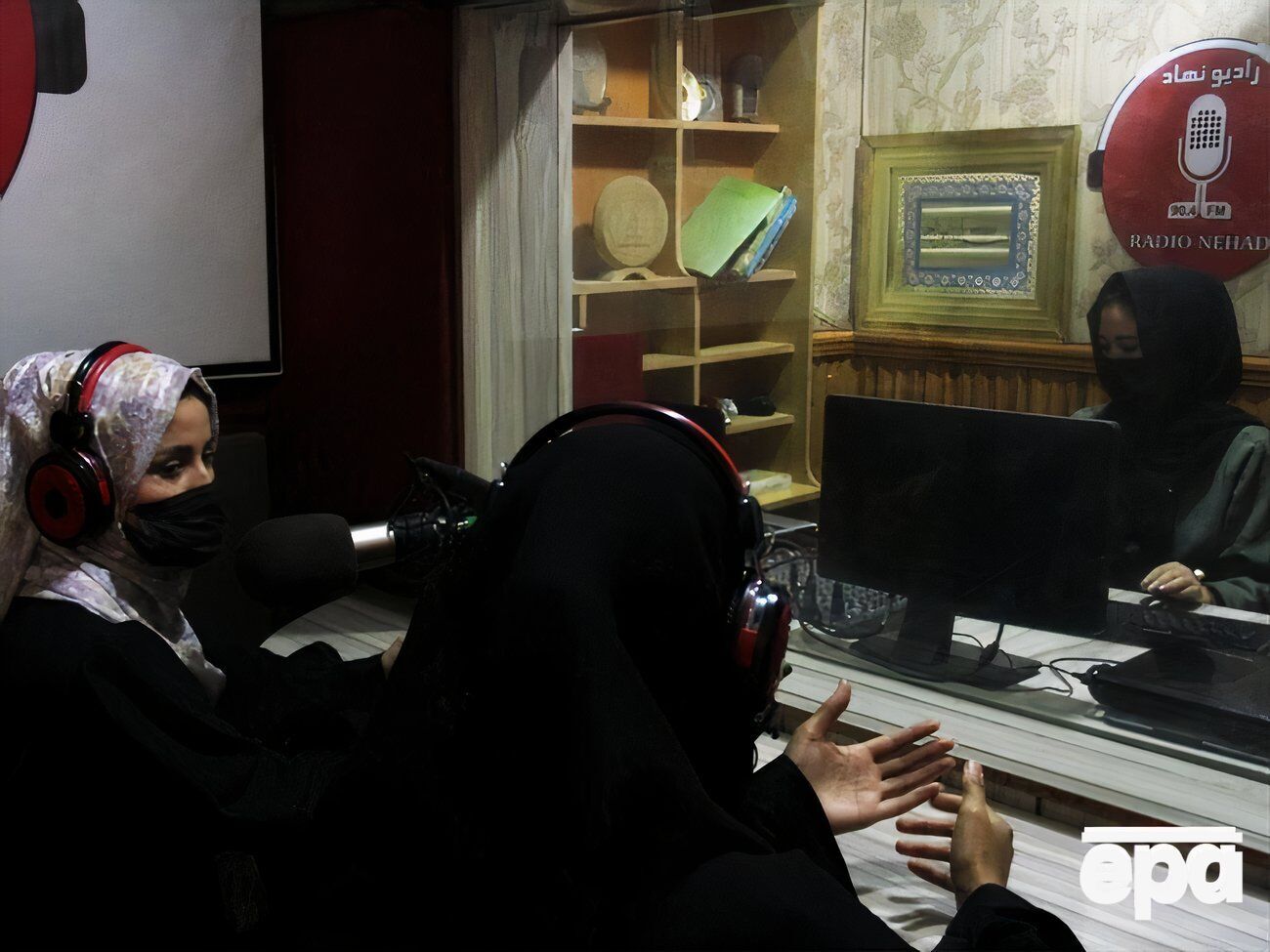 Радіостанція Begum, яку створили 2021 року, працювала під керівництвом жінок