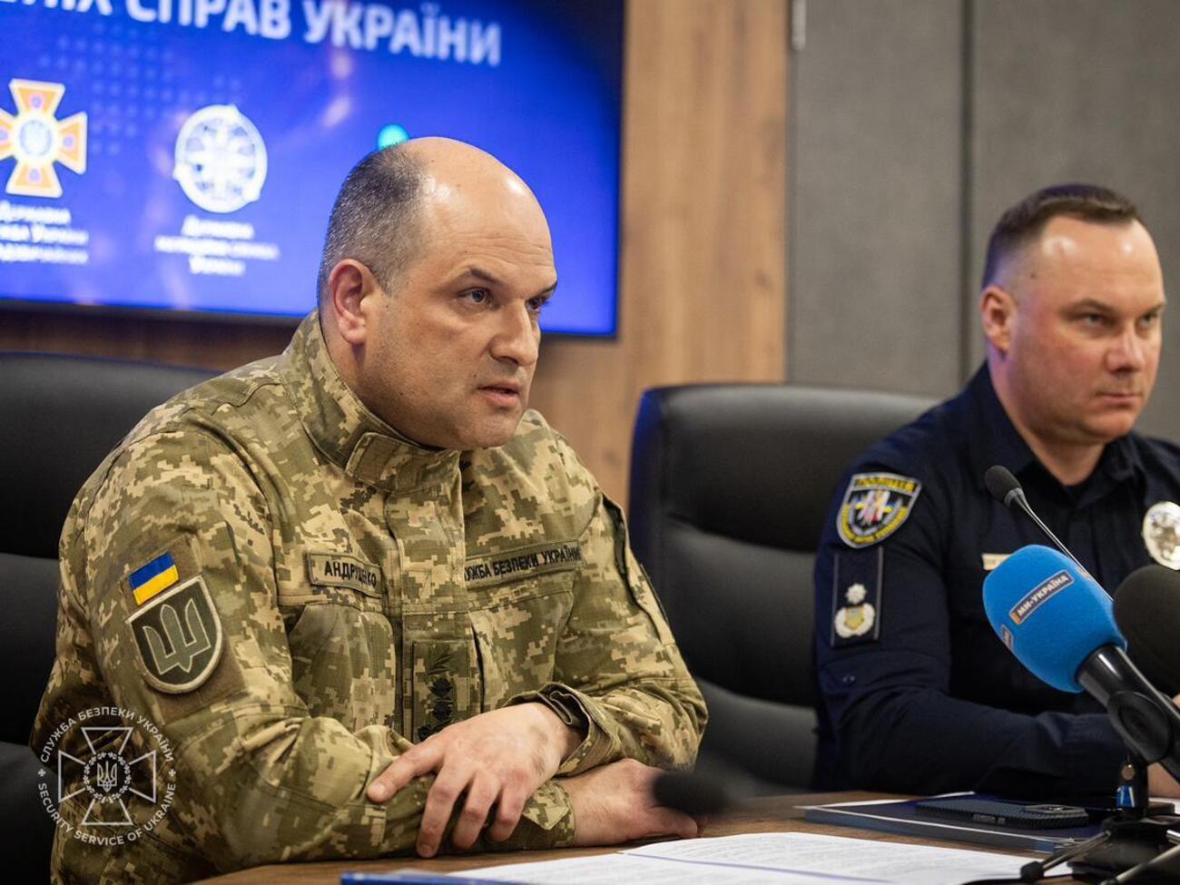 Исполнителей для взрывов спецслужбы РФ вербуют через мессенджеры и интернет-сообщества быстрого заработка, рассказал Андрущенко