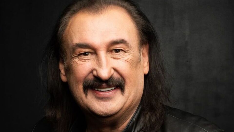 Гига объявил о релизе песни в ноябре 2024 года после ее популярности в TikTok