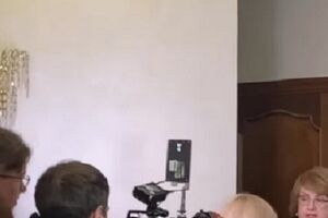 СМИ пишут, что конфликт с журналисткой устроила мать подозреваемого