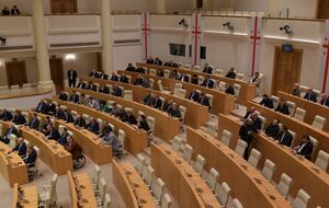 У парламенті звільнилося 49 місць зі 150