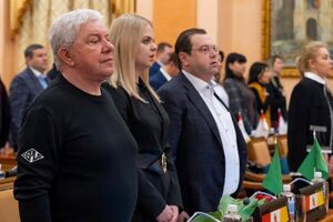 Филимонов на заседании сессии пригласил депутатов на свои концерты