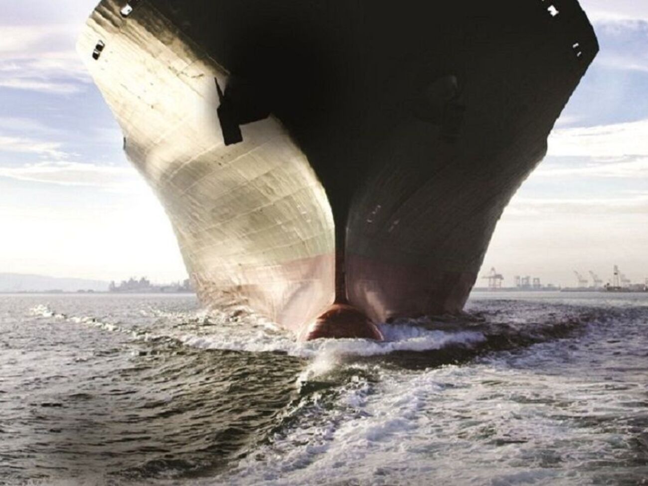 У Данії повідомили про активність старих суден, які перевозять нафту