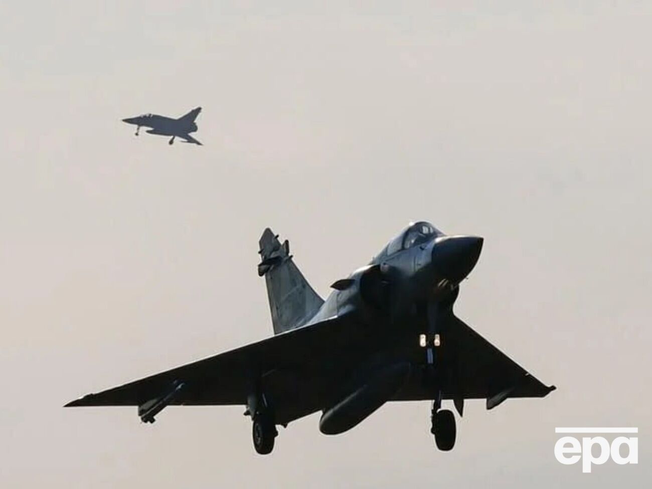 Перші французькі літаки прибули в Україну 6 лютого