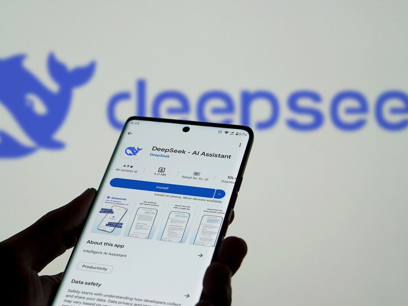 За словами Сабо, чат-бот можуть використати для шпигунства