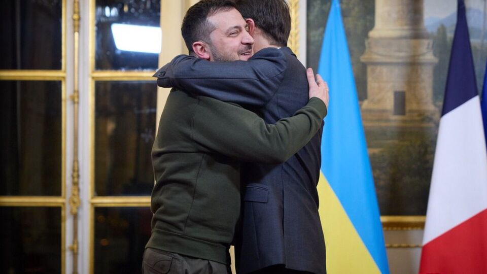 Зеленський подякував Макрону за лідерство й підтримку