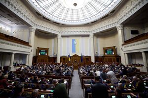 Зеленський зазначив, що дуже задоволений роботою парламенту, але, на жаль, Рада не щодня працює