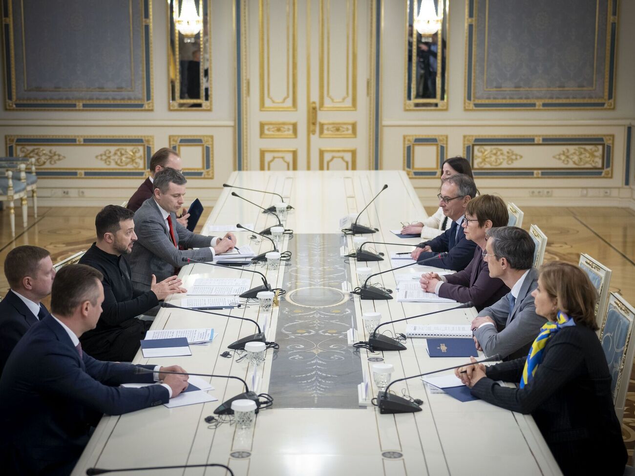 Зеленський повідомив, що говорив із Рено-Бассо про підтримку українських переселенців