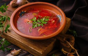 Кулинар посоветовал добавить новый ингредиент в готовый борщ