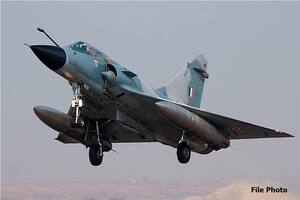 Индийский Mirage 2000 вылетел с авиабазы Гвалиор и разбился вблизи города Карера, рассказали в полиции
